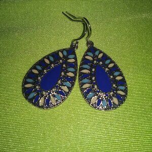 Teardrop earrings